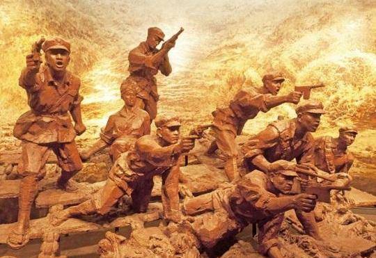 飞夺泸定桥时,敌人为何不直接炸桥而拆木板?老将军含泪说出真相