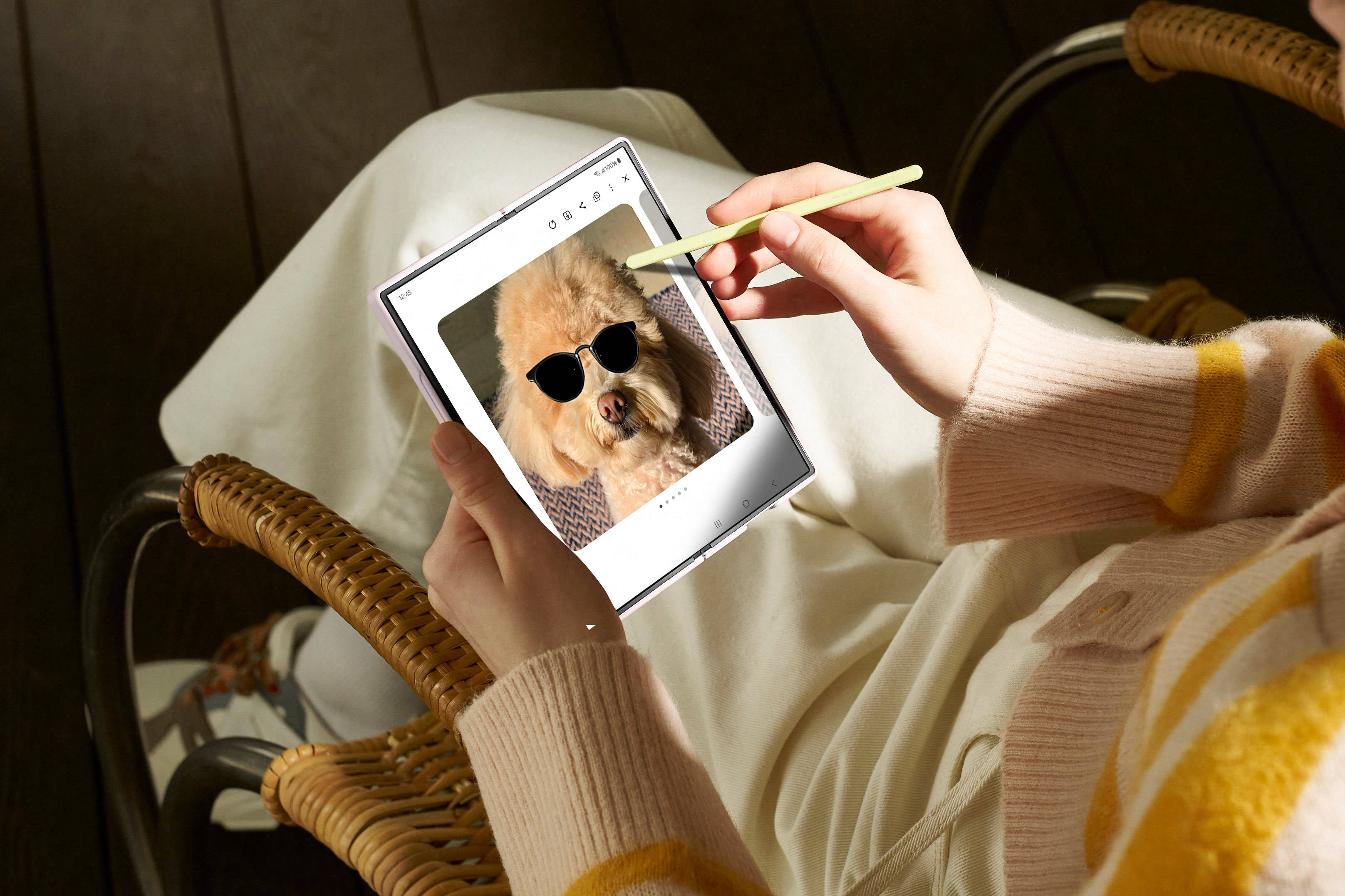 三星GalaxyZFold6登场，以AI之力开启折叠屏手机新篇章