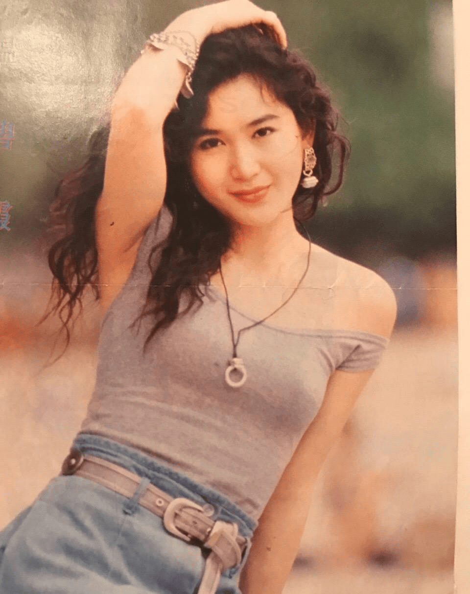 17岁自愿演"三级片",34岁嫁豪门19年不生子仍被宠上天,她凭啥_温碧霞