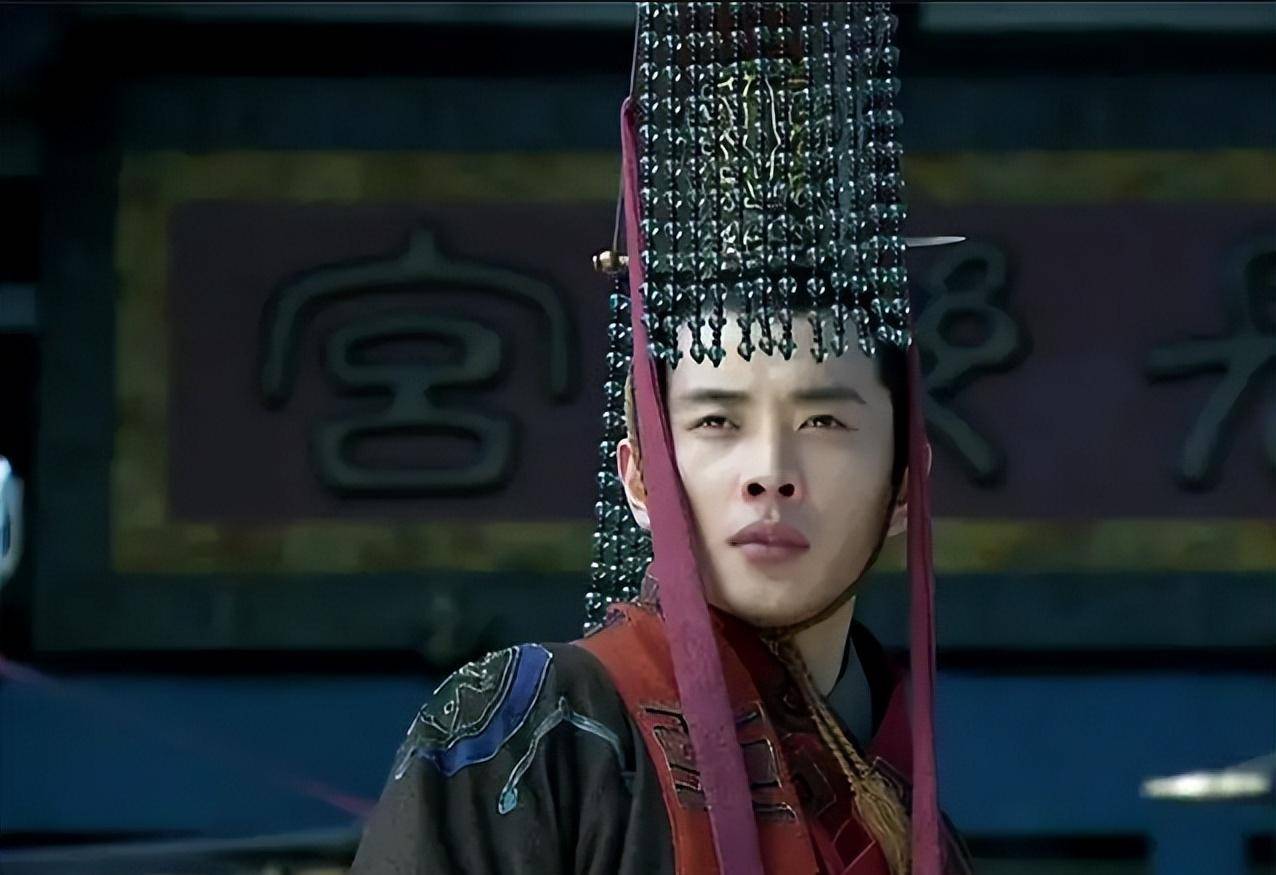 跑到长安,当刘协再次回到洛阳的时候已经15岁,后来曹操又把他接到许都