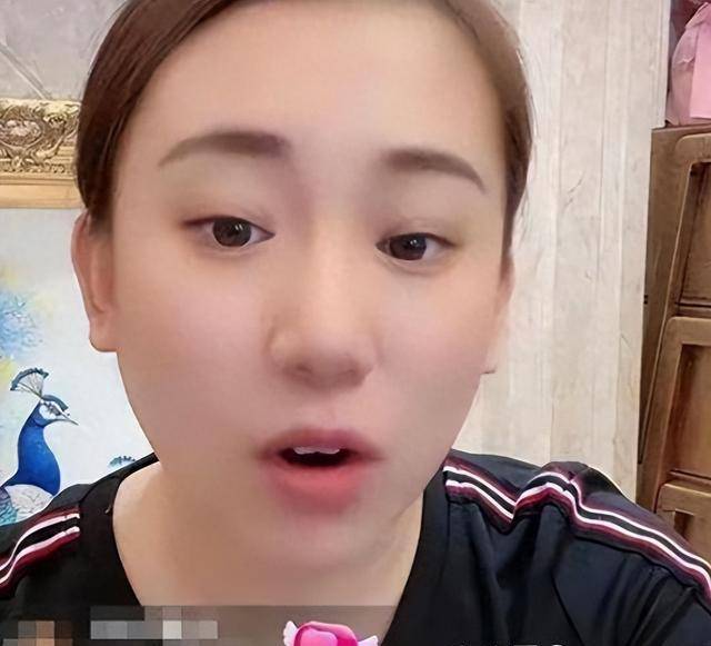 七台河市,家里的条件很差9岁就开始剧团演出,12岁就开始登台唱二人转