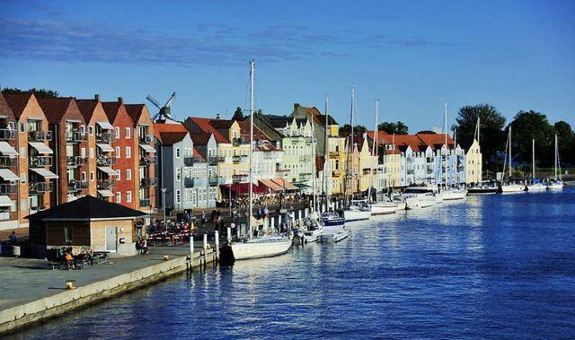 格陵兰岛面积216万平方公里,却是北欧一小国的属地,这是为什么_丹麦