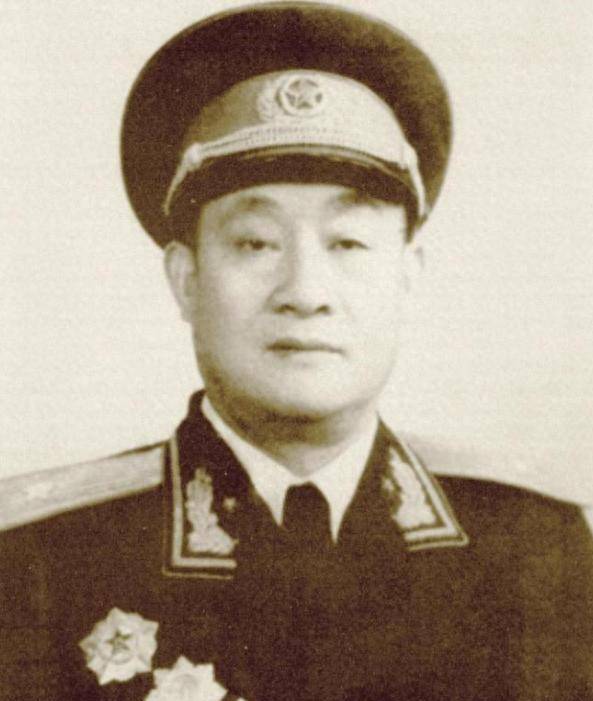 马天水,曾是上海市委书记处书记,专门负责工业生产.