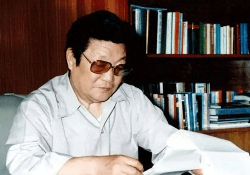 他曾担任山东省委书记,活到100岁,儿子因受贿罪被判无期徒刑