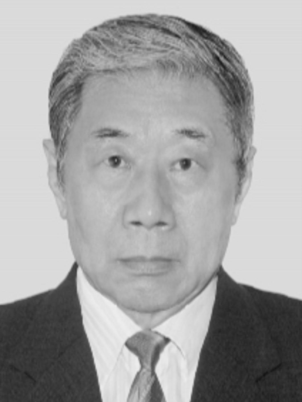 他55岁任辽宁省长,57岁任辽宁省委书记,主政辽宁10年,享年81岁