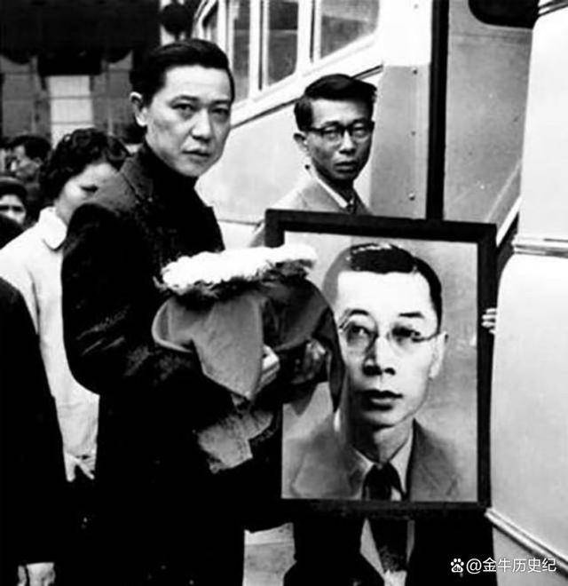 一代文豪:婚内屡次出轨家暴儿子邀情人同住晚年夫妻双双自杀_傅雷