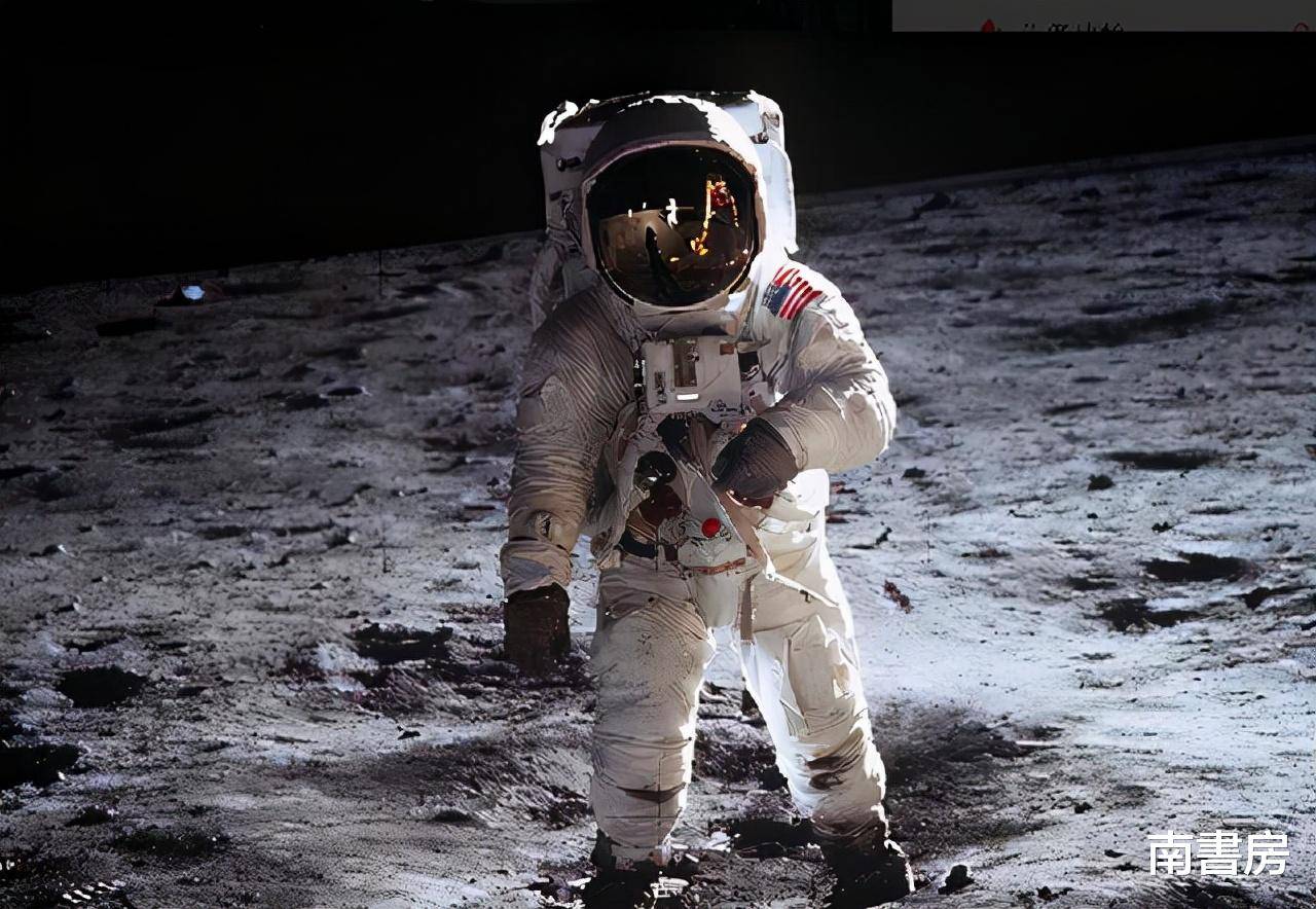 1969年,宇航员在月球遗留的96代纸尿裤,现在为何成了宝贝?