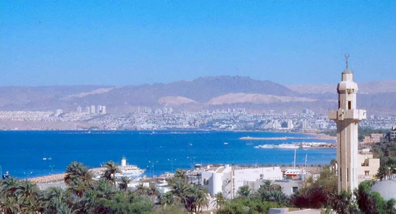 1921年英国将巴勒斯然地区一分为二,中间以约旦河为分界,西边为