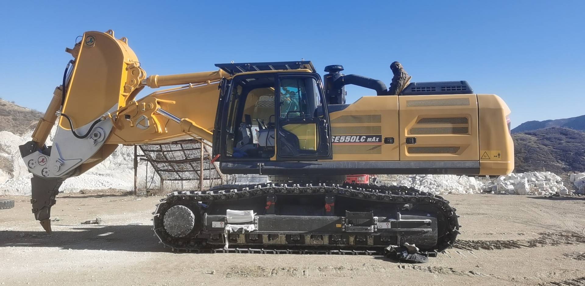 16个中外品牌挖掘机的优缺点整理,你来看看对不对~_金刚_斗山_徐工