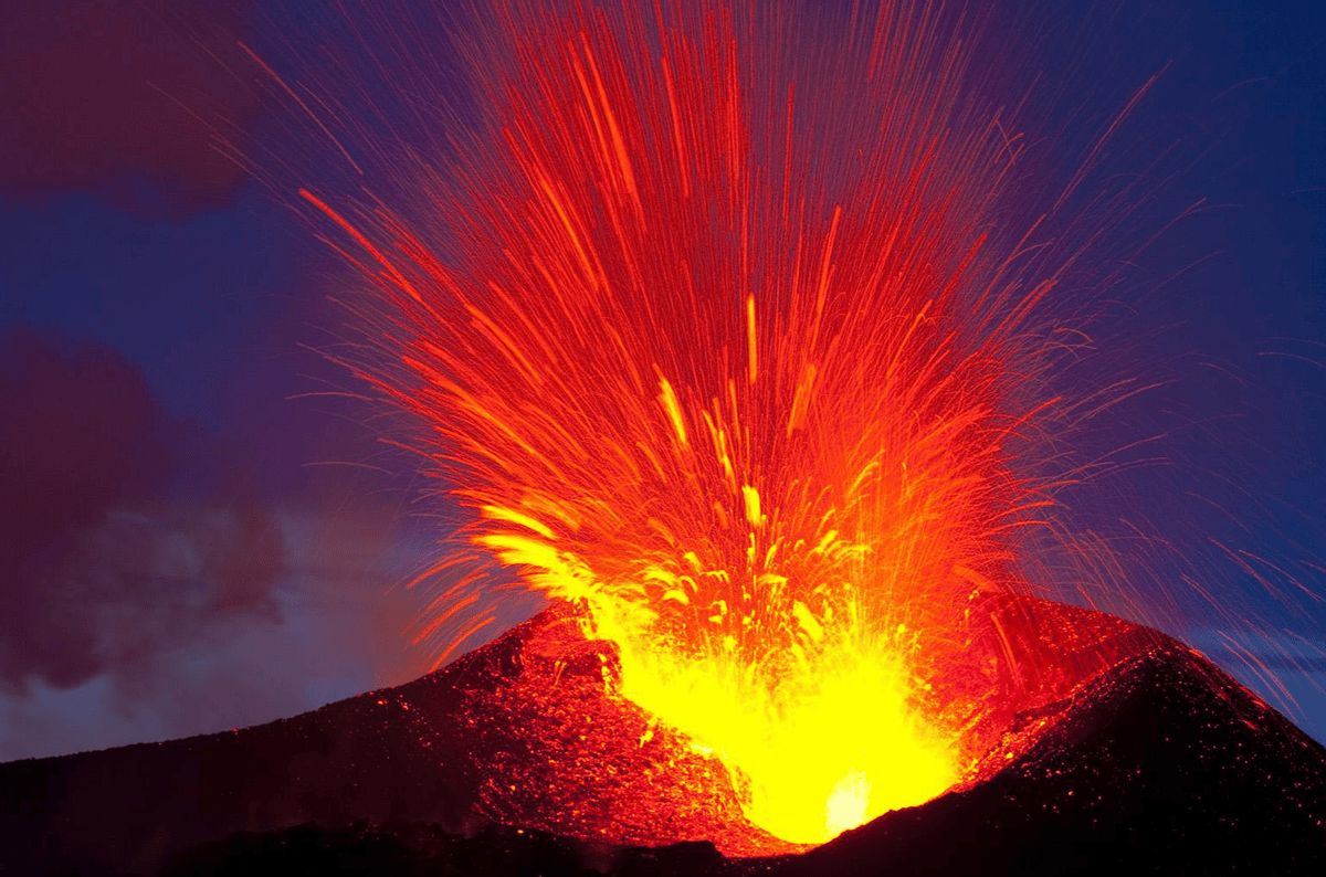 回顾为啥海底火山喷发,海水不仅浇不灭,甚至可能导致破坏力倍增_岩浆