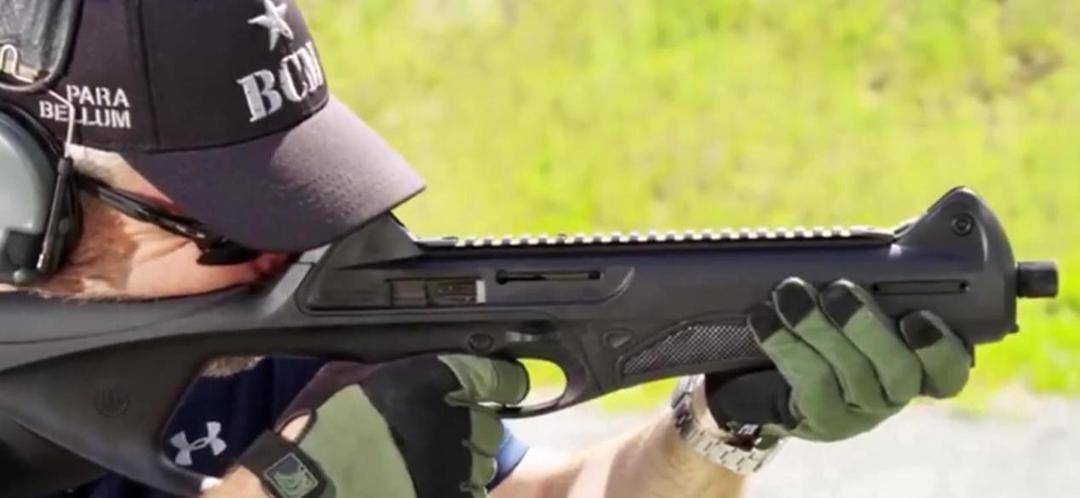 贝雷塔pmx冲锋枪,颜值颇高的意大利货,先进设计成为最大特色