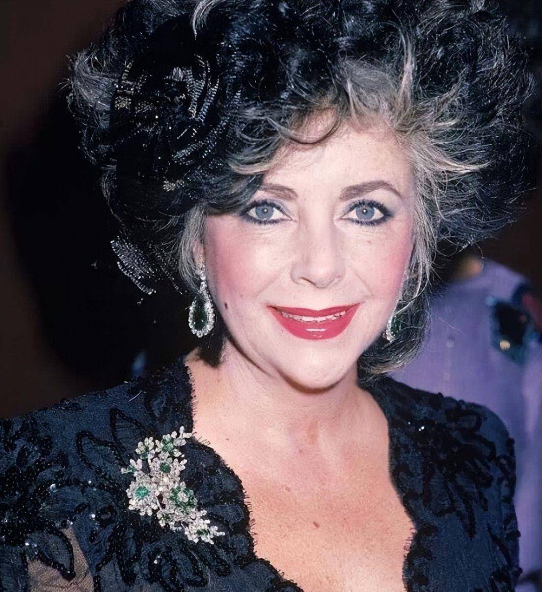 伊丽莎白·泰勒:结8次婚嫁7个丈夫,78岁还想当新娘,人生太潇洒