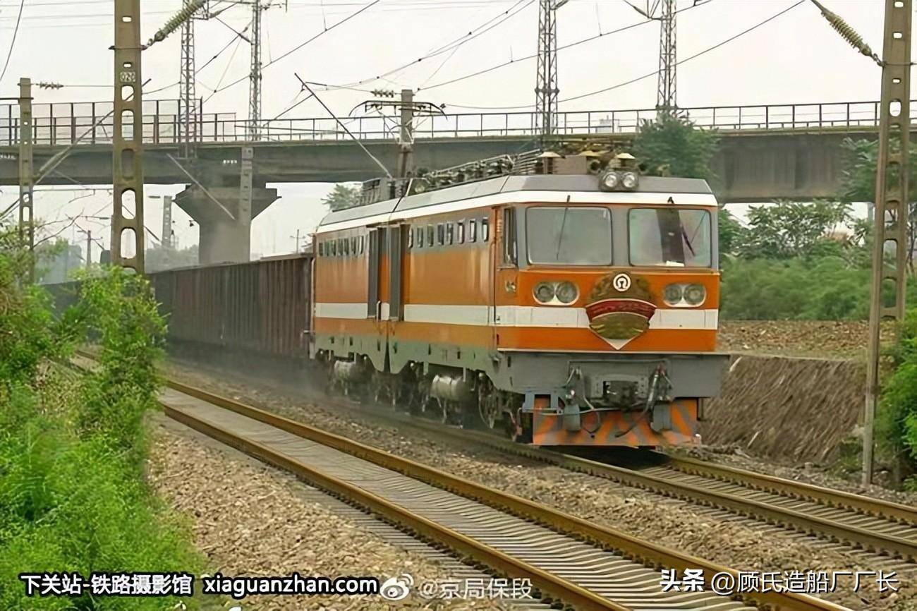 还记得那一抹浪漫的法国橙否?阿尔斯通8k型电力机车在中国的故事