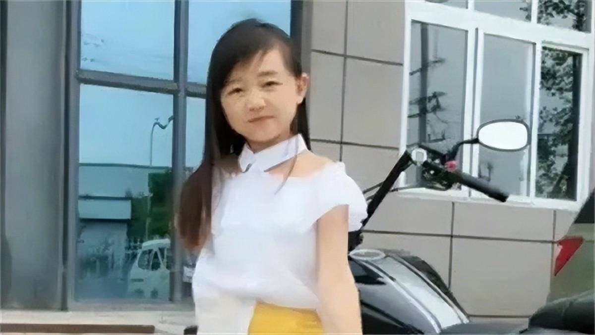 19年成都"最美袖珍女"嫁人,32岁长得像10岁,婚后生活幸福美满_杨萍