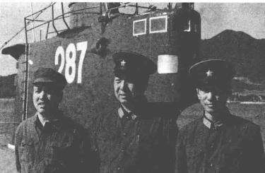 那次,王世昌与政委张鼎铭率领424潜艇胜利完成史上第一次远航.