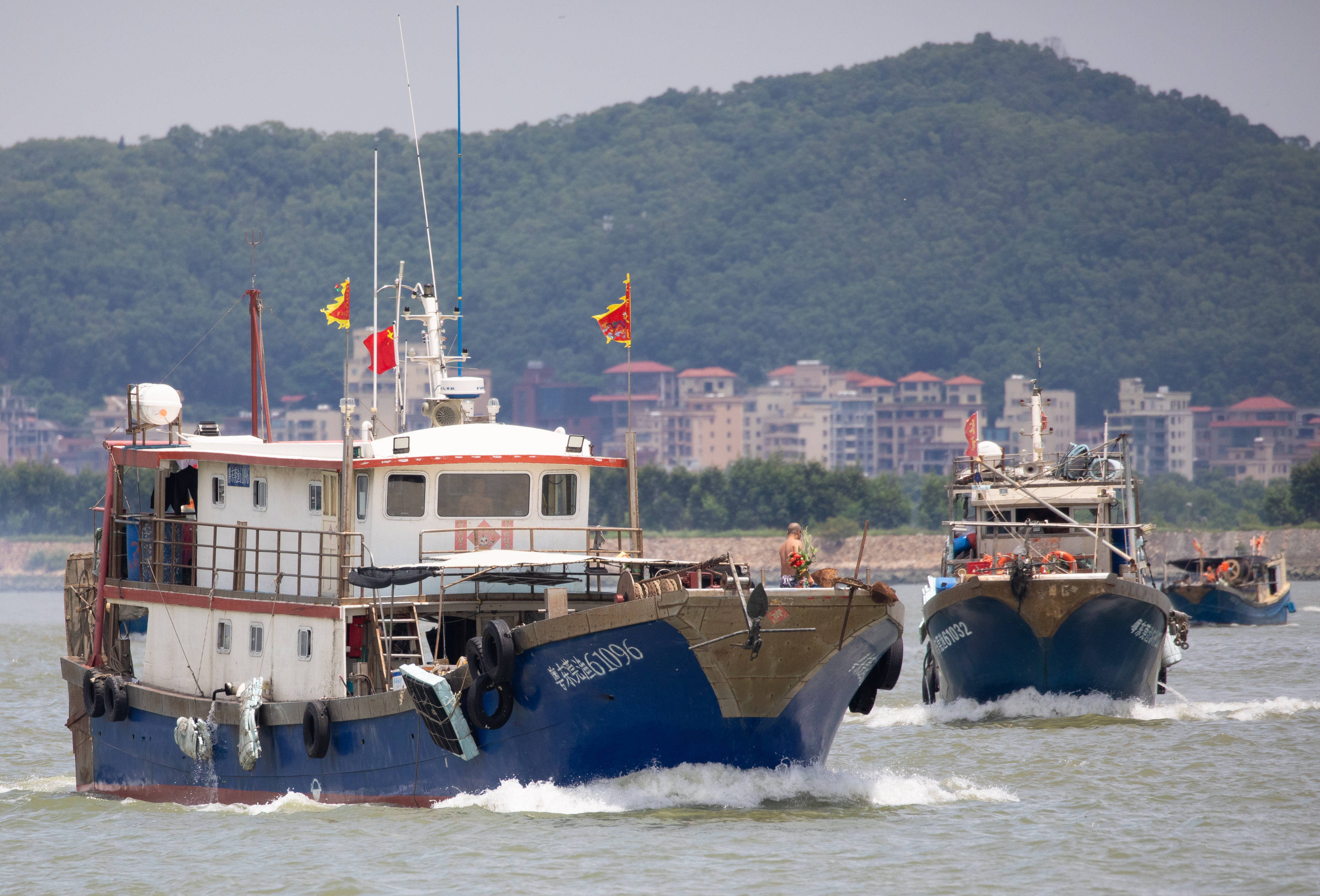 海鲜船图片