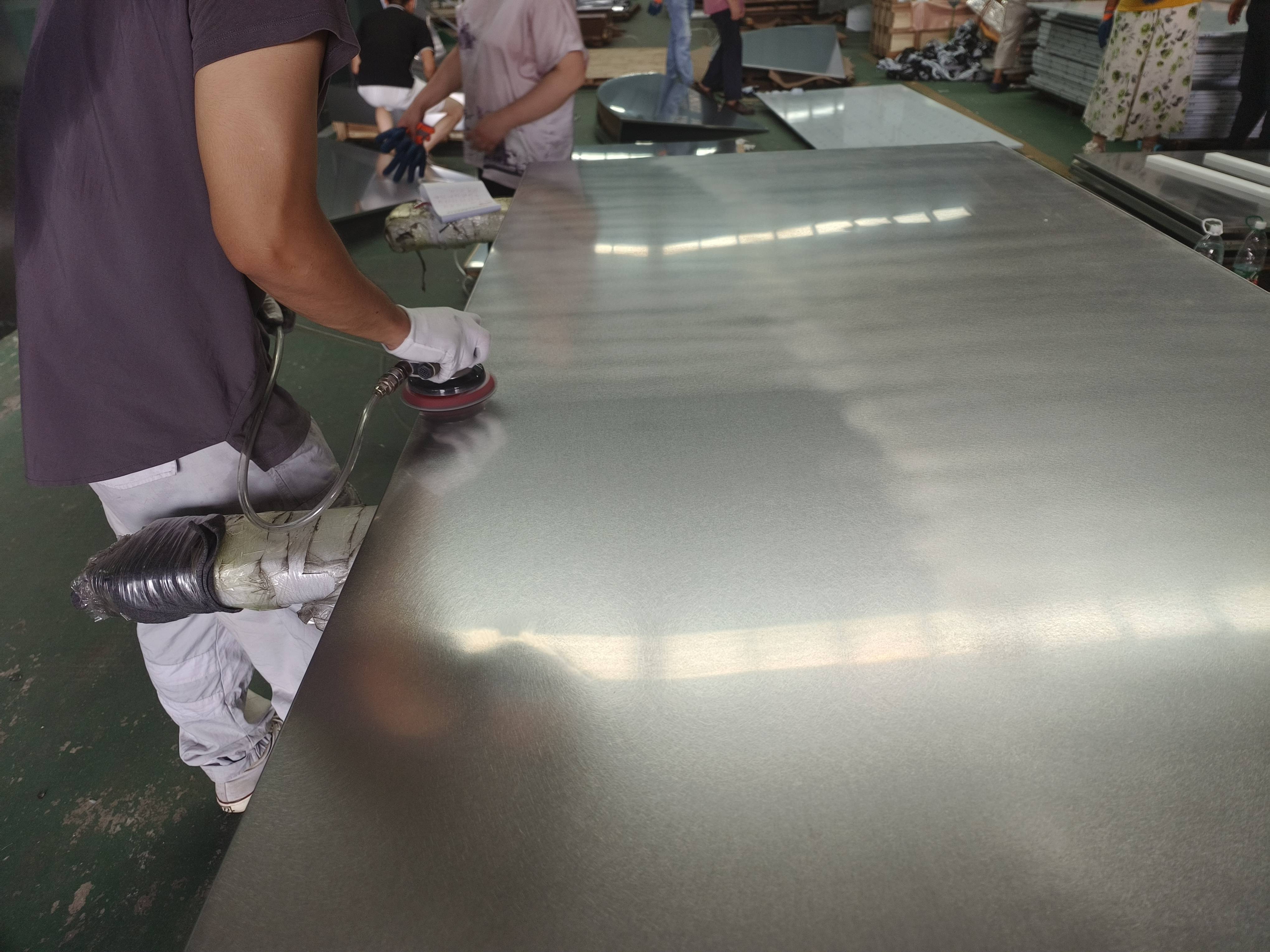 不锈钢蜂窝板的拉丝艺术:现代简约美学的完美诠释