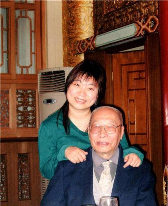 奶奶是慈禧,他却非常低调地活到2015年_爱新觉罗·溥仪_父亲_生活