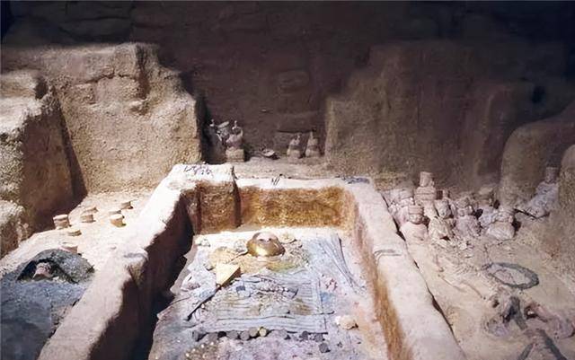 盗墓贼遭"围墙之灾":千年孤独在唐代古墓中