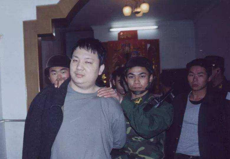 刘招华在宁夏研制生产出了冰毒后,再运回广东给陈炳锡贩卖.