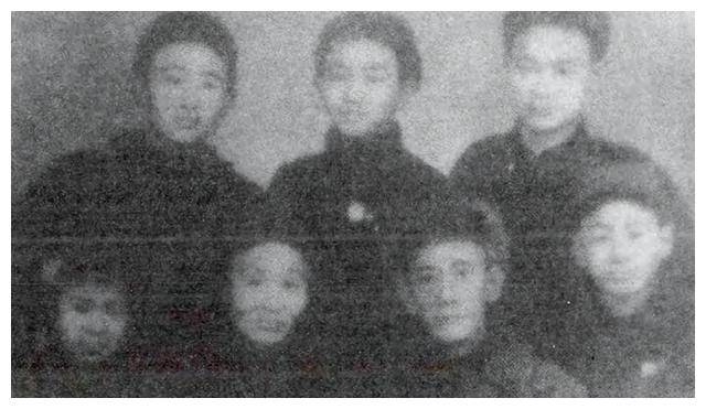 难以置信（海角社区地址经常丢失怎么办）叛逆儿子暴躁老妈的解决方法，原创
            建国后周恩来西花厅初见侄儿，当即要其改名字：毛主席不是说了吗，海角论坛改名字了吗，电影，插图3