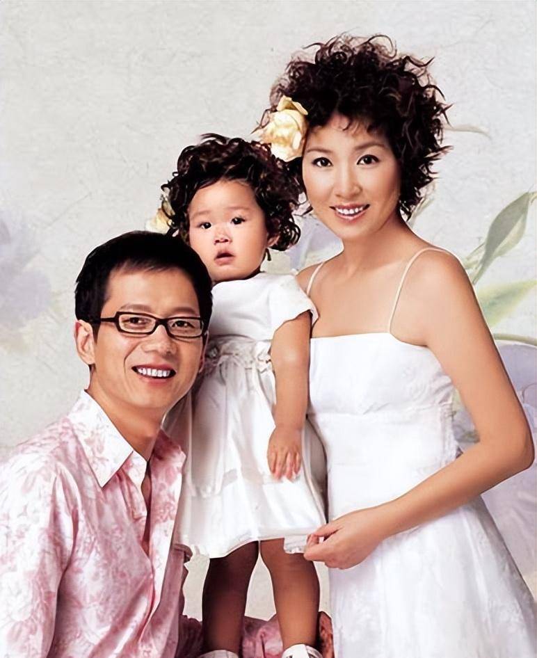 史可和黄小茂离婚23年:一个44岁生二胎,一个娶美女主持
