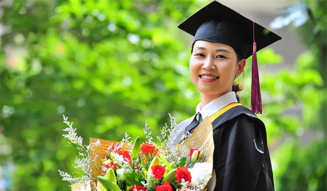 34岁奥运女神,儿子成双幸福!清华大学研究生,老公是学霸兼校友