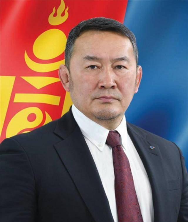 蒙古国总统巴特图勒嘎众所周知陆运成本远高于海运,但蒙古国作为"路