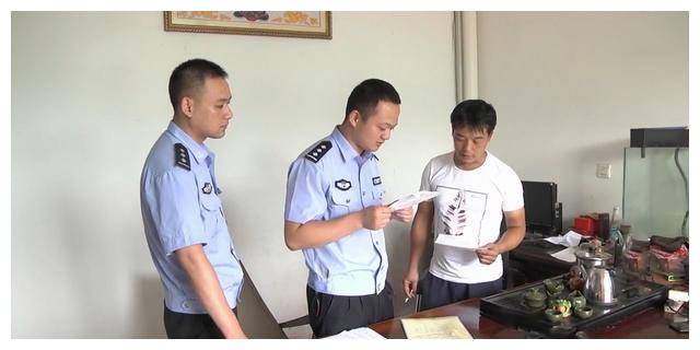 除了周贤仙外,陈学平和朱刚还在本地活动,民警很快将两人带来局里