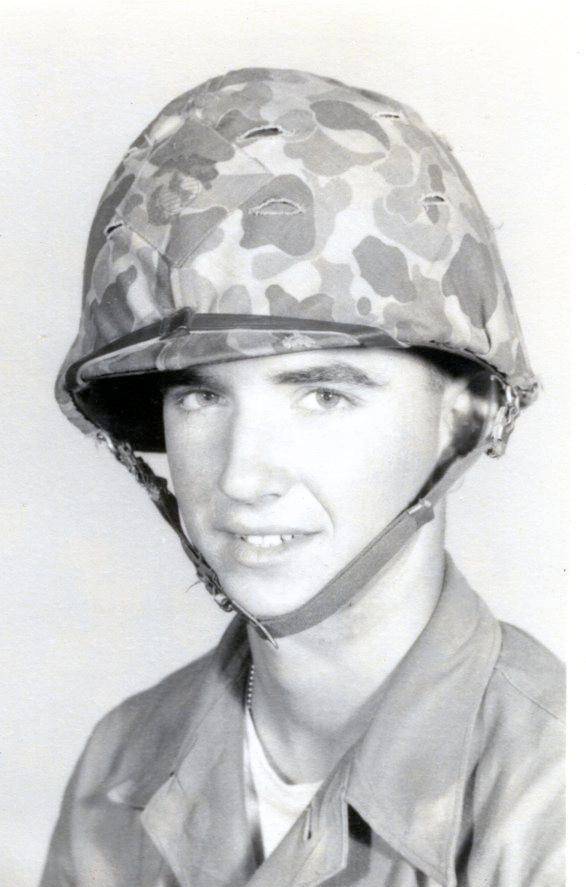 美国狙击手杀300多越南人,被悬赏3万美元,其子:我要继承父业