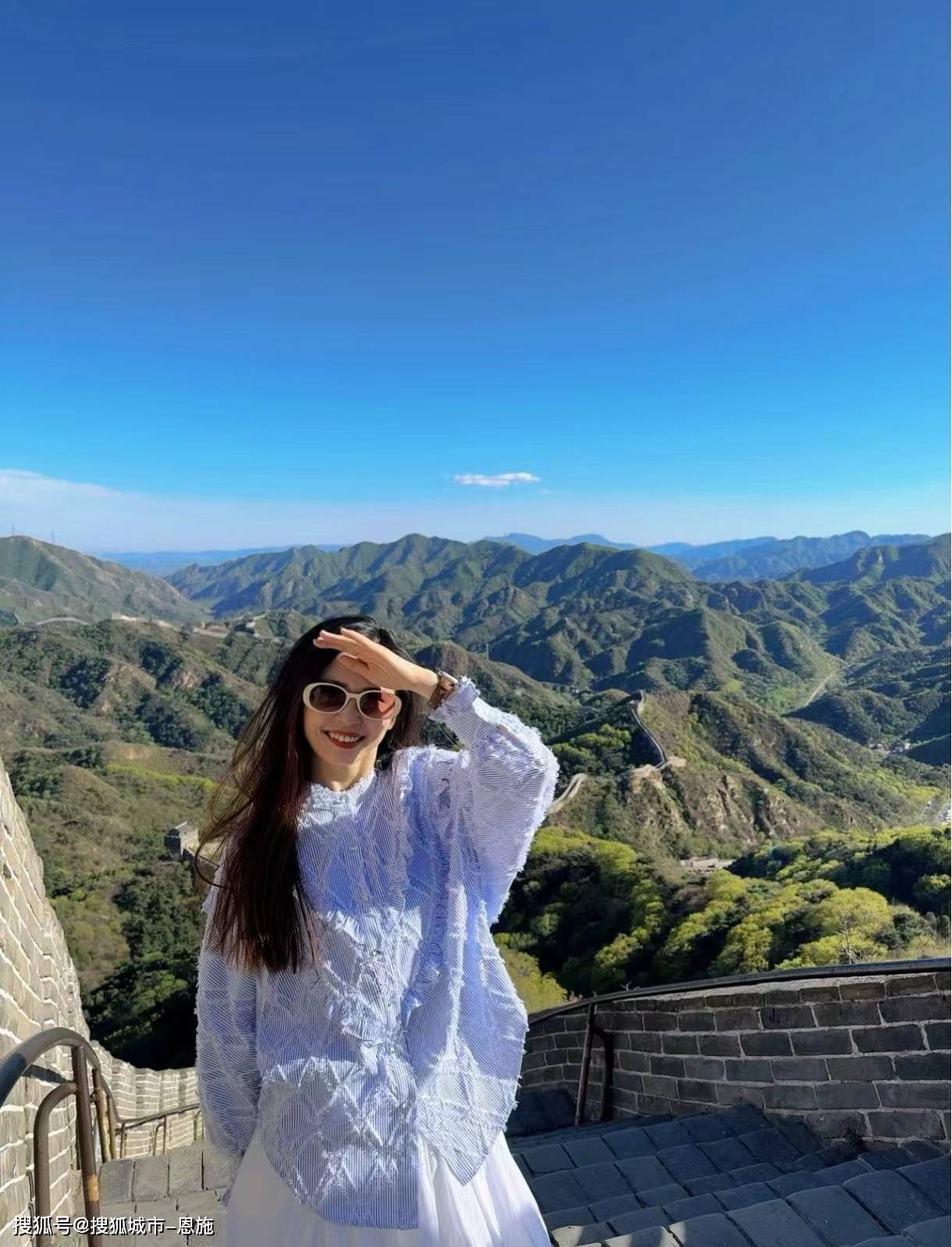 参观天安门广场从地铁站天安门东,出来直接排队安检.