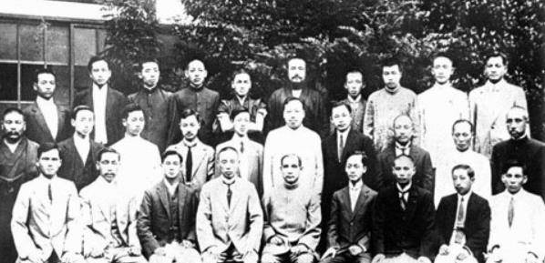 曾经的"中华帝国"覆灭之路