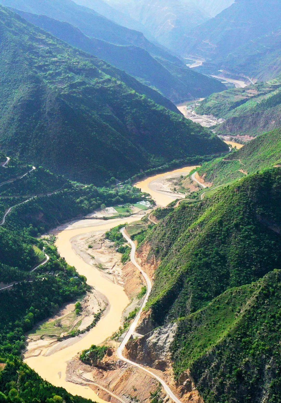 龙江这两条嘉陵江一级支流自西北向东南流过,滋养这一方土地,使得陇南