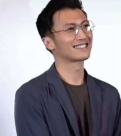 张柏芝生三胎,被问孩子长大怎么称呼谢霆锋,现在终于真相大白