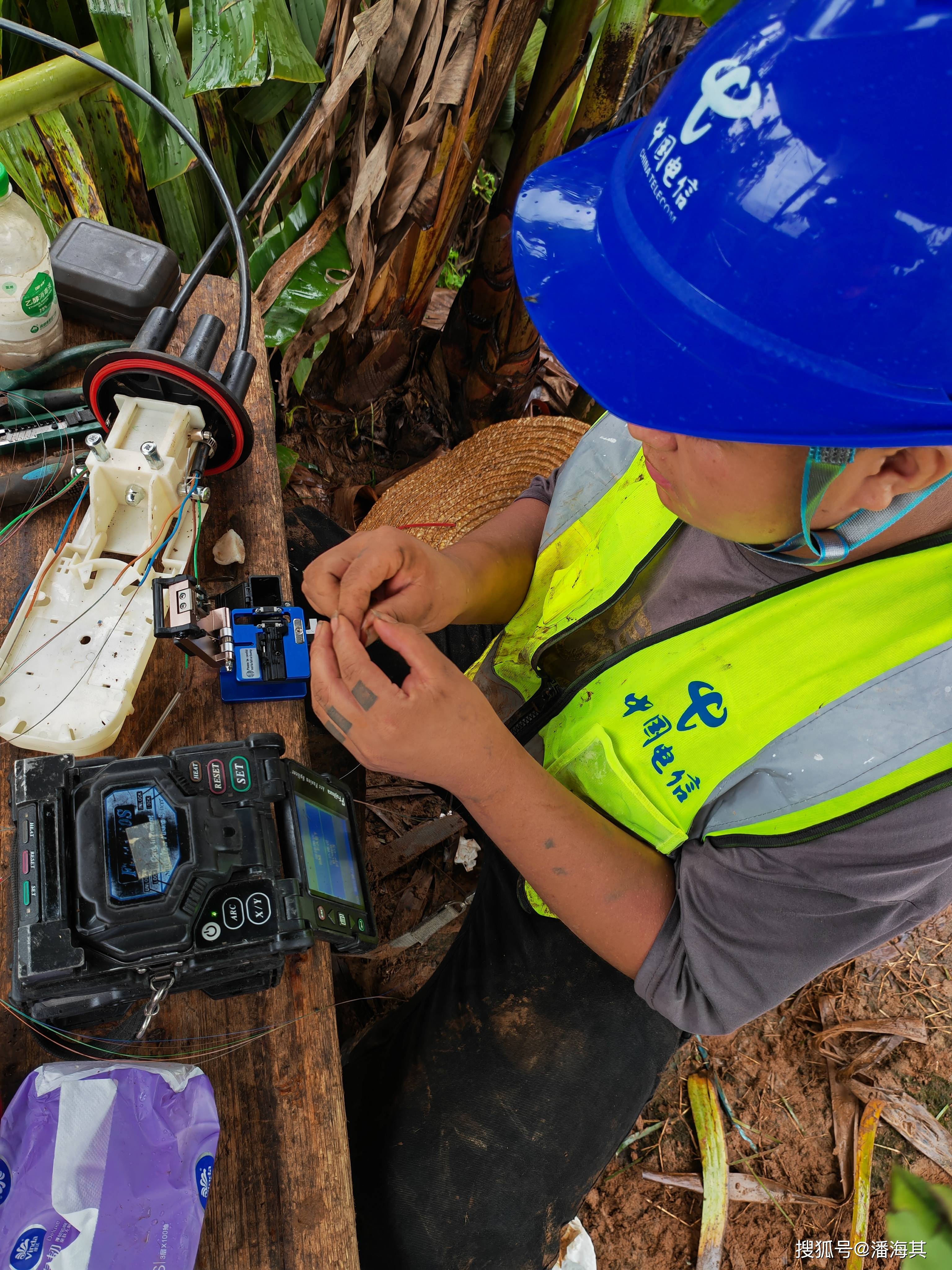 中国电信遂溪分公司迅速开展抗灾抢修复产工作