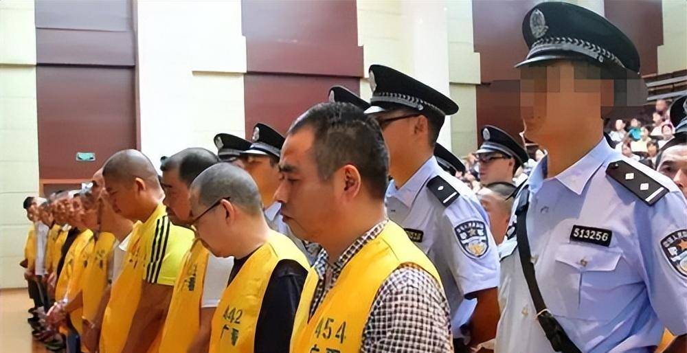 大帮派为抢夺金矿火拼,80人对战100人,致18人丧命_李代明_李洪_青川县