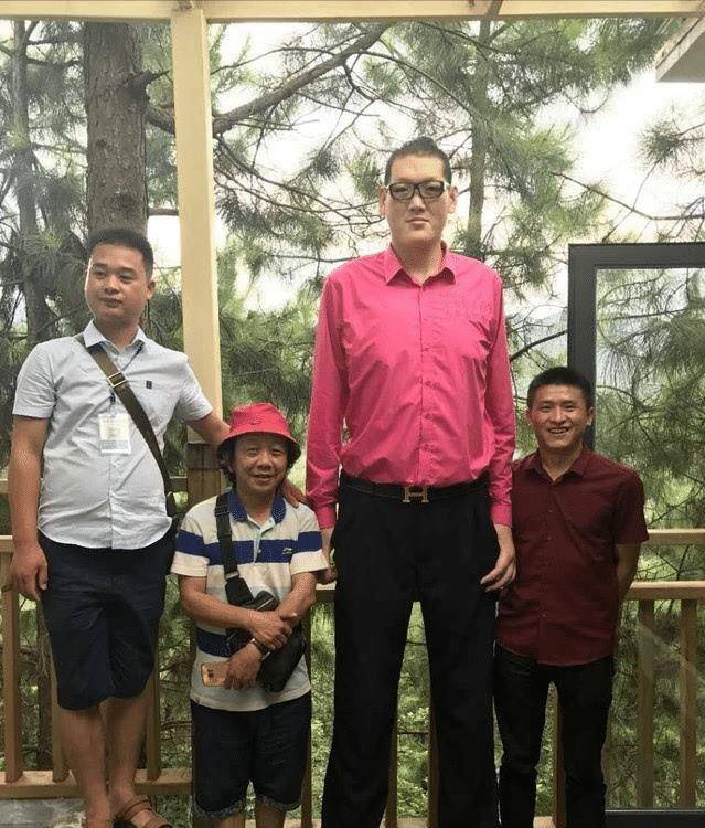 "亚洲巨人"张欢,身高2.38米比姚明还高,成了资本的牺牲品