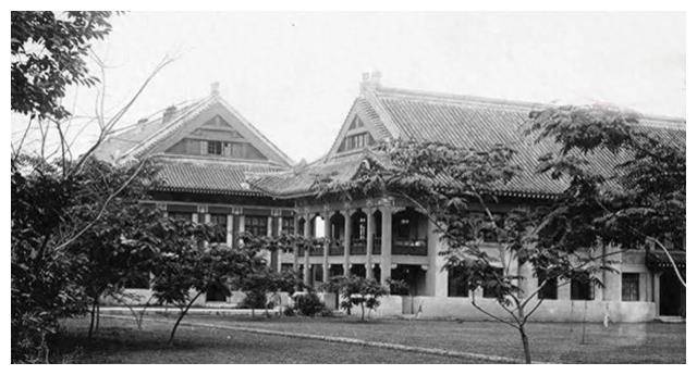 金陵女子神学院是一座专门培养"神的女儿"的学校,是一块圣洁的任何
