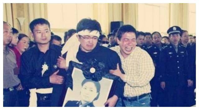 也许就是被任长霞打击到的黑恶势力的报复,事情真相不得而知,但任长霞