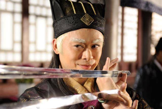 历史上还是出现了三个假太监,真男人扮假太监,会发生什么事情呢?
