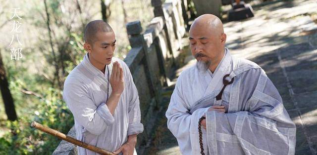 虚竹回到少林寺,过完了平淡但安稳的一生,虽无奇遇,但一生幸福.