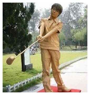 中国美院曾增设过类似的课程,但旨在让学生们用自己的身体