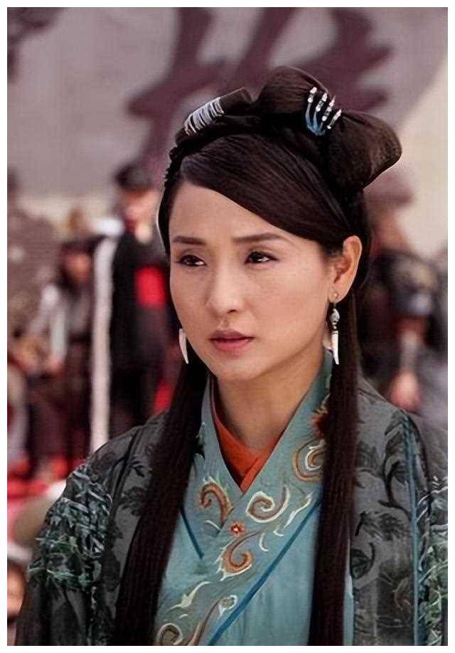 神雕后传:耶律齐死后,他扯下郭芙的遮羞布,与两位结拜妹妹成亲
