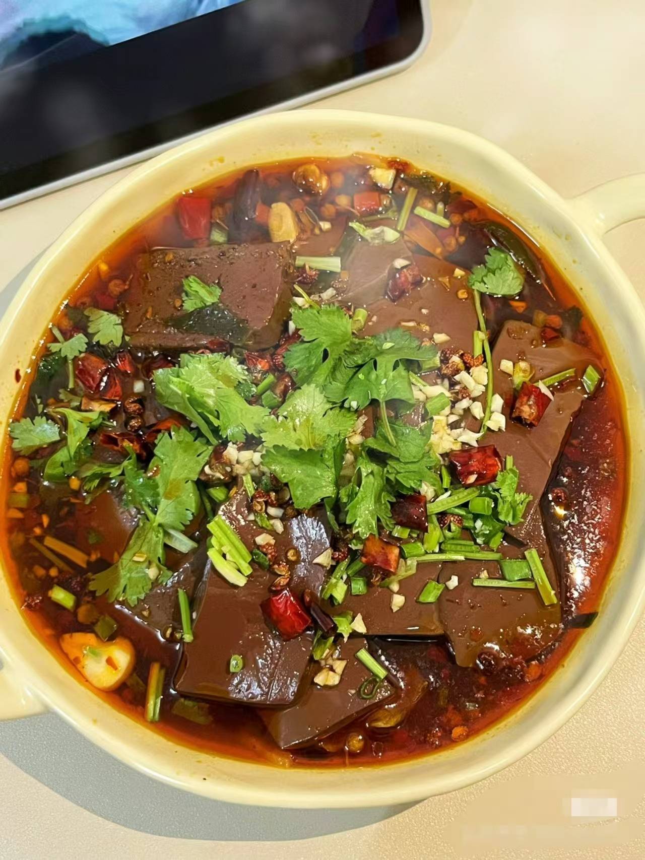 川味绝伦,麻辣鸭血——舌尖上的热情碰撞