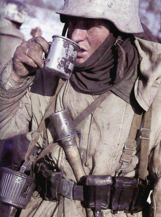 1945年败局已定的纳粹德军面对盟军的强大攻势,那些在战场上的残余