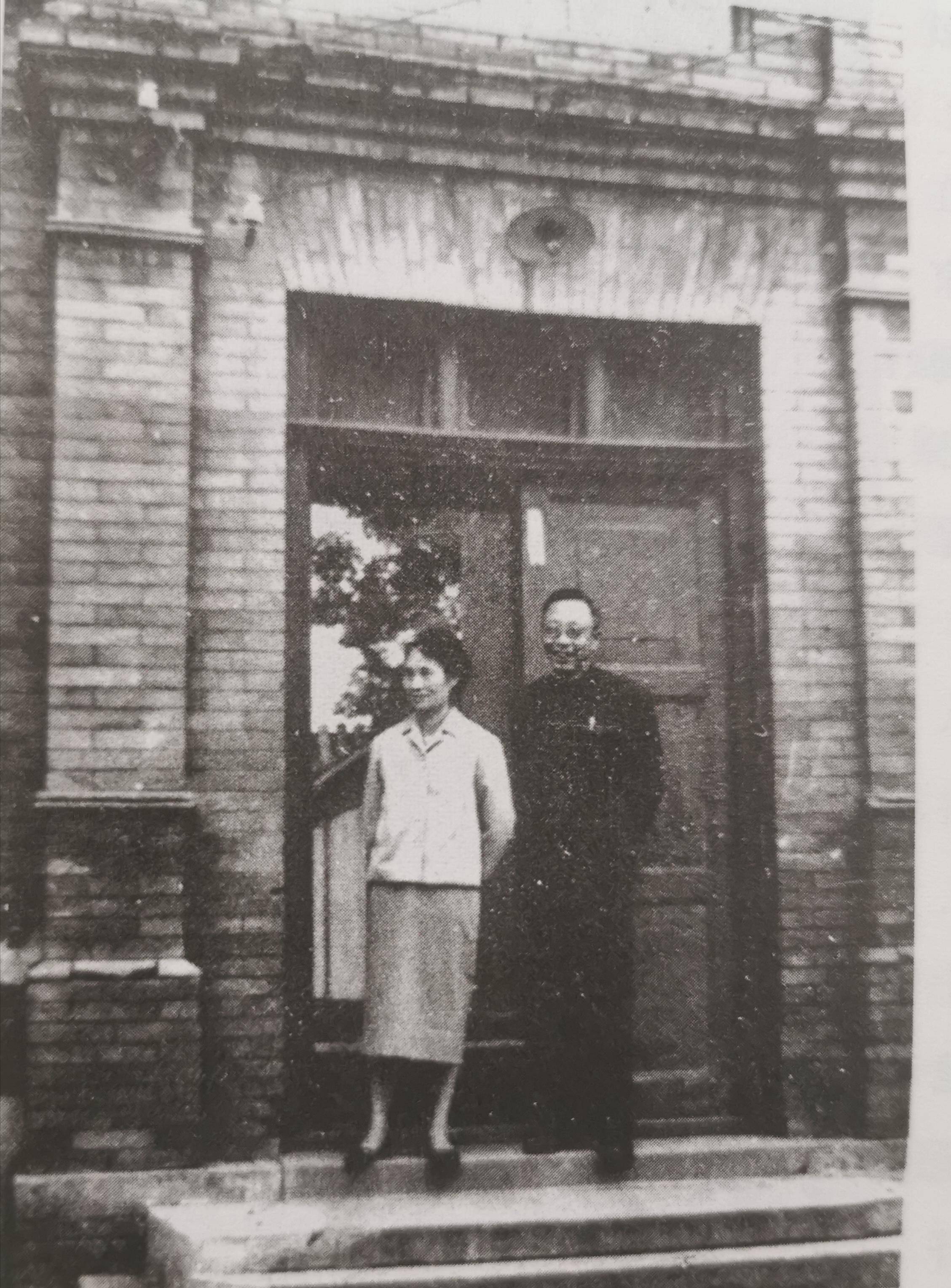 李淑贤:和溥仪走过5年无性婚姻,溥仪去世后借100元安葬丈夫