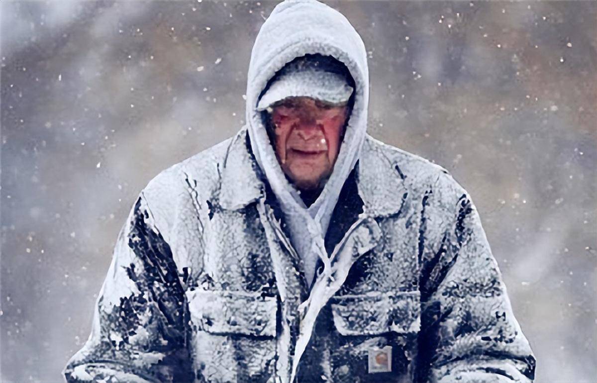 每年冬天,都会发生许多因低温而丧命的悲剧.在这些死亡事件
