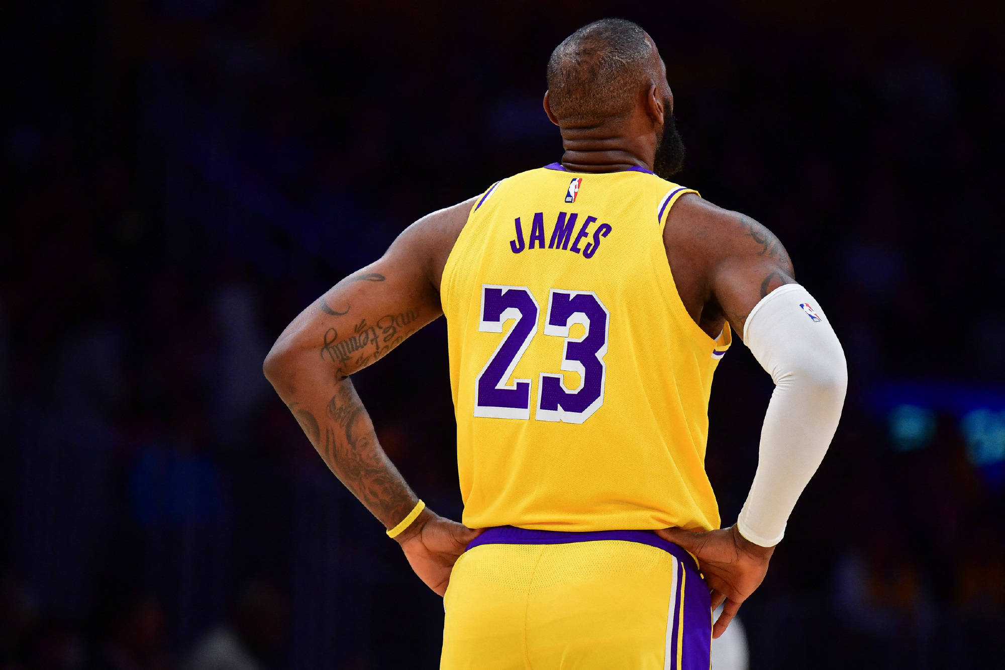 51分女篮选球员投绝杀:不要科比!不要库里!就选詹姆斯!