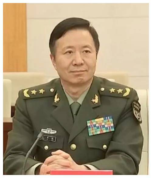 五大战区司令员:当今"五虎上将"个个位高权重,他们来自哪里?