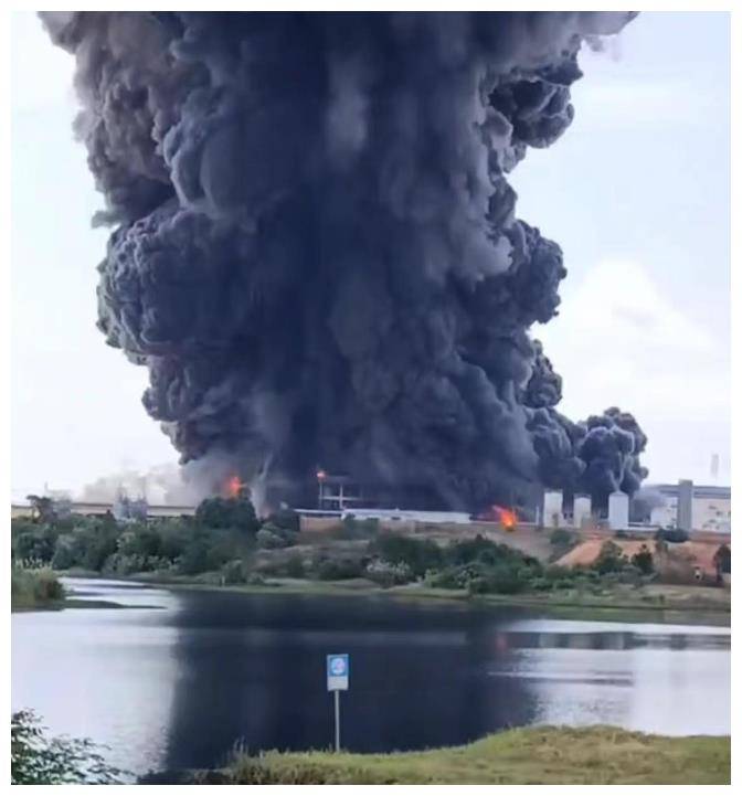 孝义鹏飞甲醇厂爆炸图片